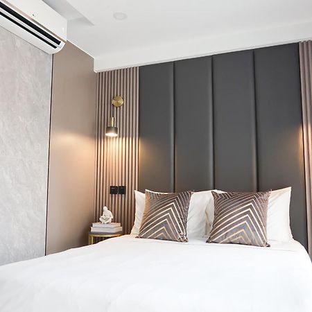 Recharge Studio Apartment & Suites Сингапур Стая снимка