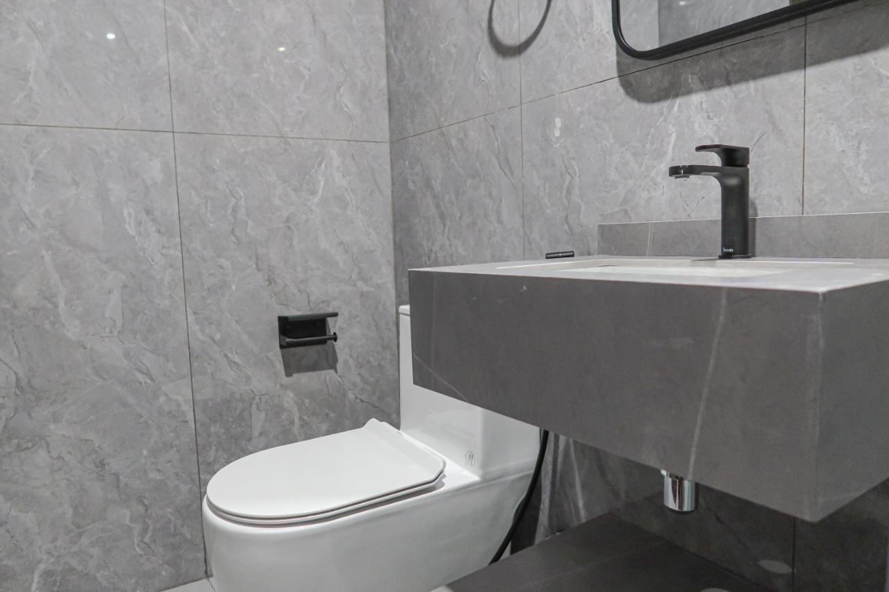 Recharge Studio Apartment & Suites Сингапур Екстериор снимка