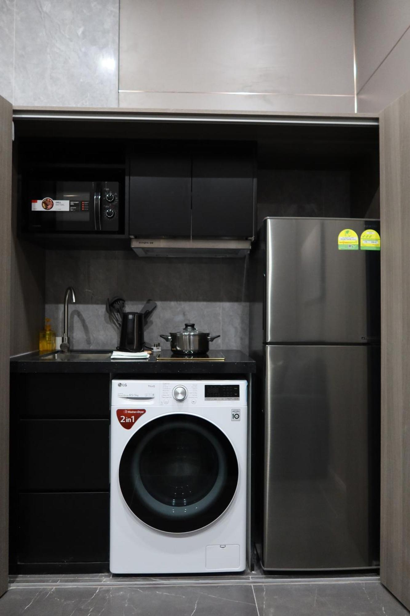 Recharge Studio Apartment & Suites Сингапур Стая снимка